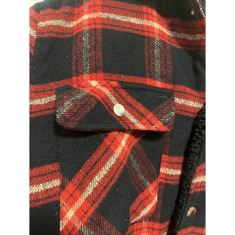 FOREVER 21 Sherpa Lined Plaid Shirt Jacket Outerwear Red Black Plaid Size Large - Picture 3 of 11